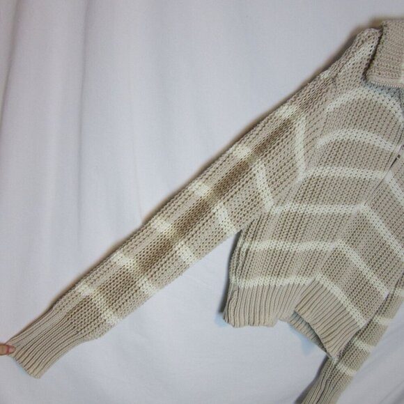 American Eagle Beige Knit 1/4 Zip Sweater Collared Striped Preppy Women's Small - Picture 2 of 8